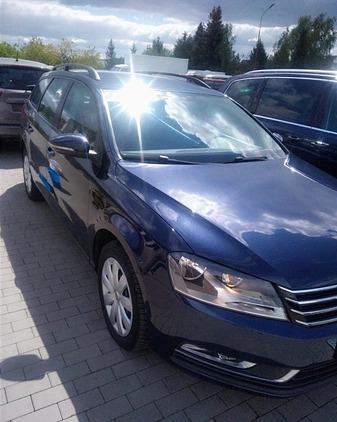 Volkswagen Passat cena 26400 przebieg: 210000, rok produkcji 2011 z Słubice małe 67